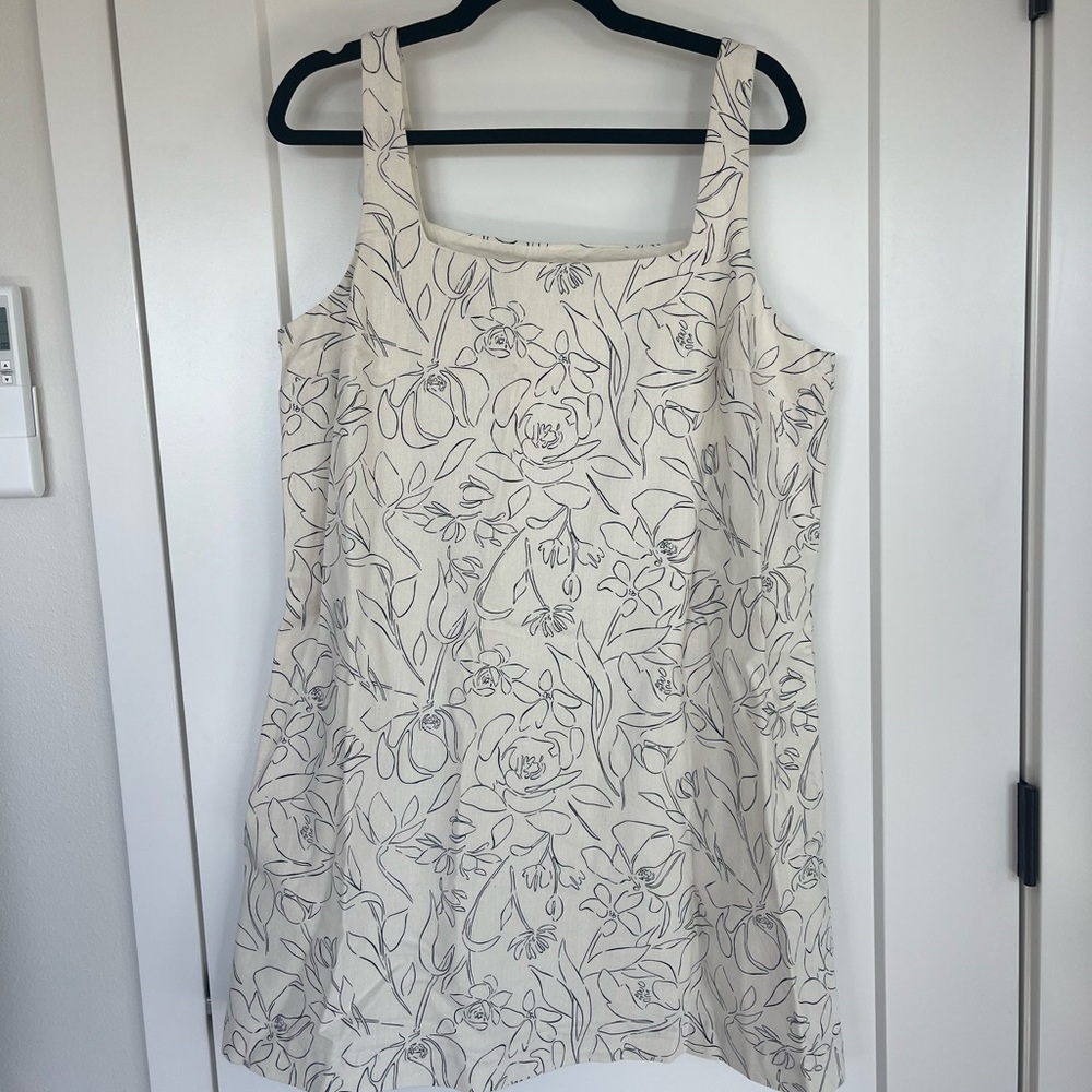 NWOT Floral Print Sleeveless Dress